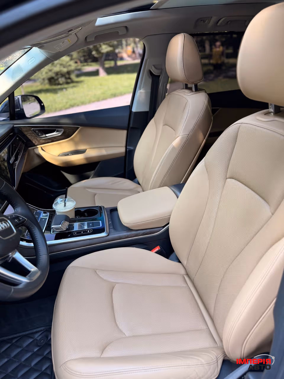 Audi Q7 - фото 26