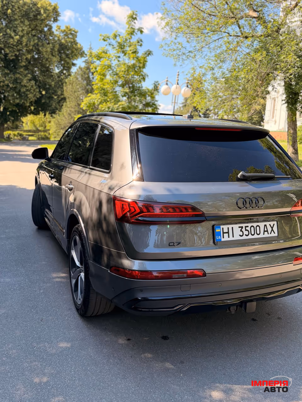Audi Q7 - фото 11