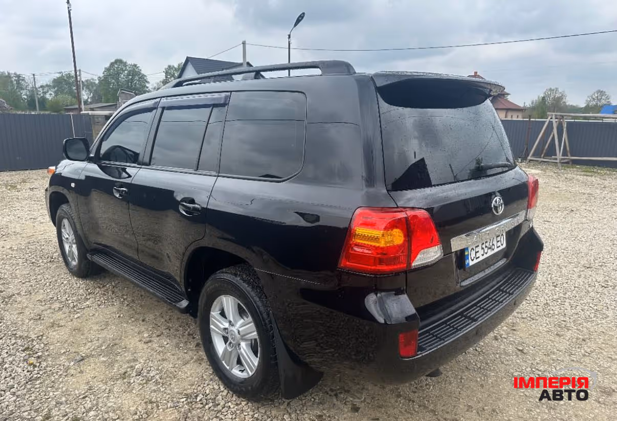 Toyota Land Cruiser - фото 8