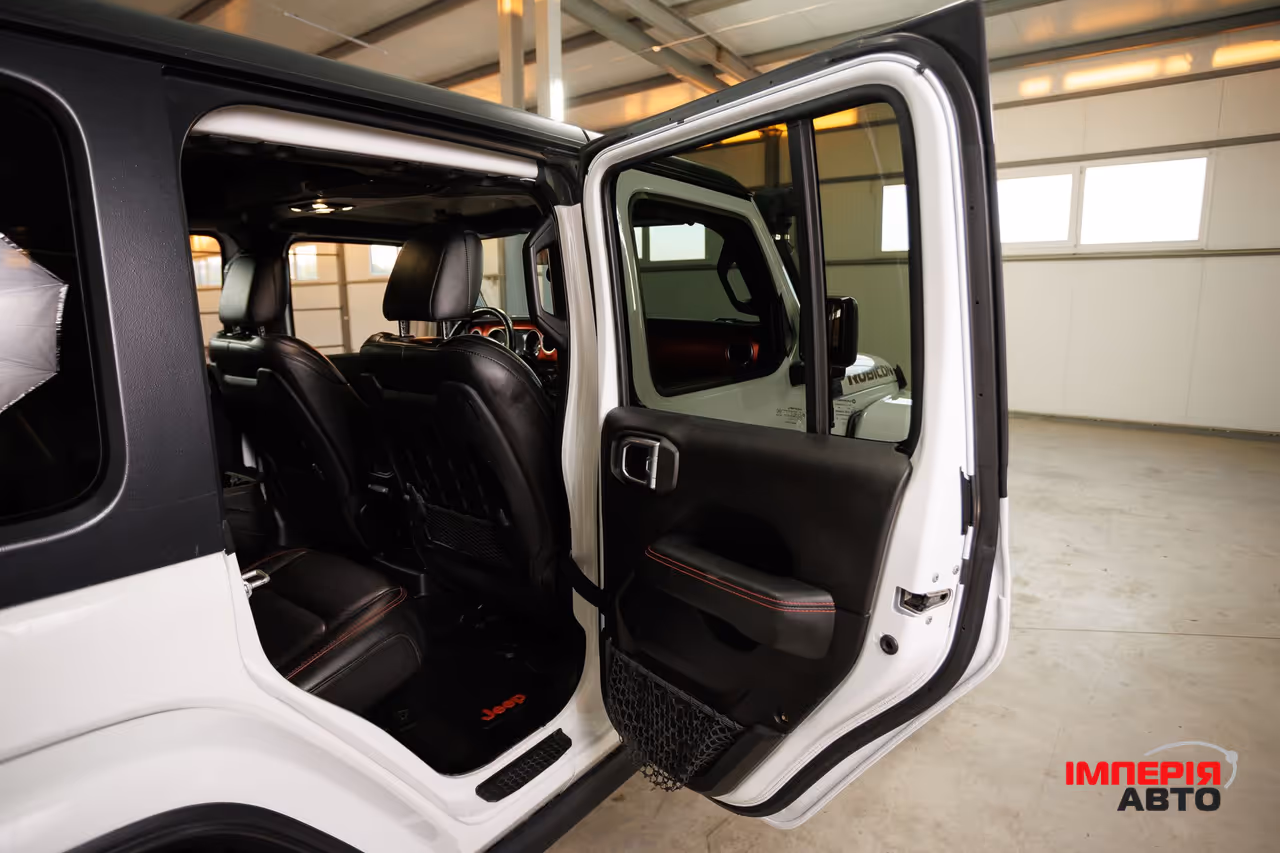 Jeep Wrangler - фото 39