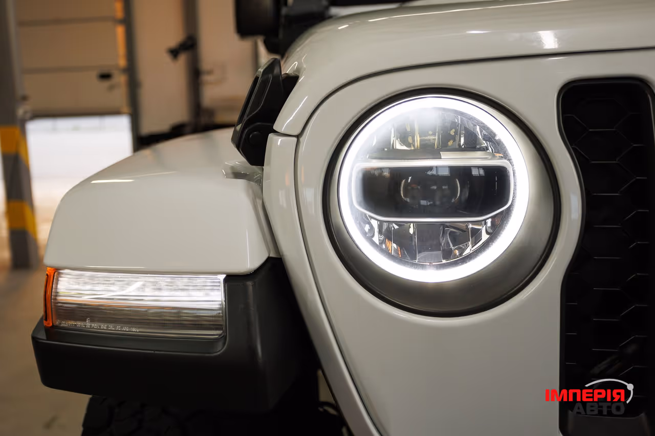 Jeep Wrangler - фото 34