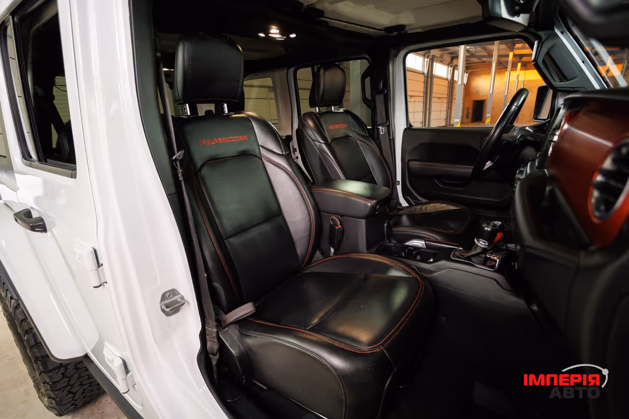 Jeep Wrangler - фото 44