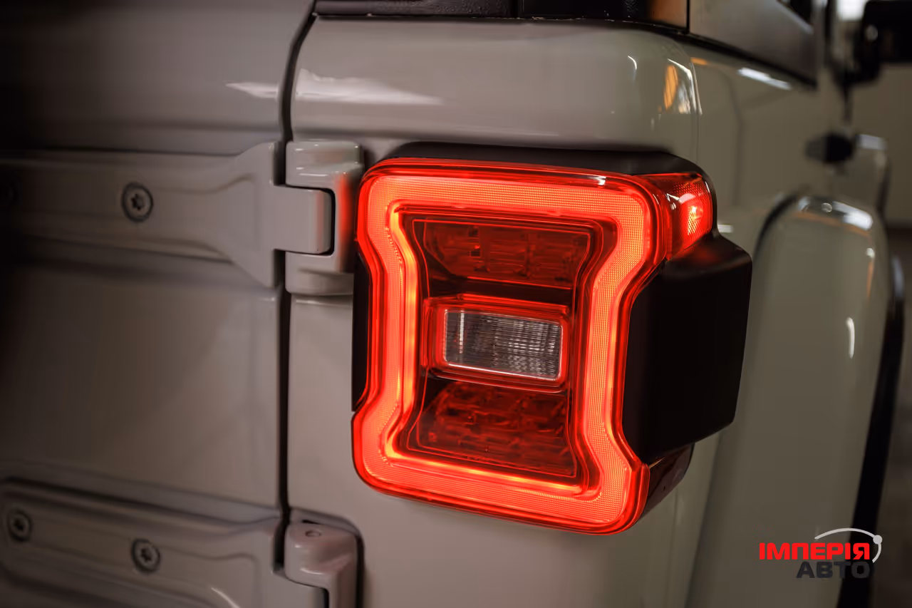 Jeep Wrangler - фото 31