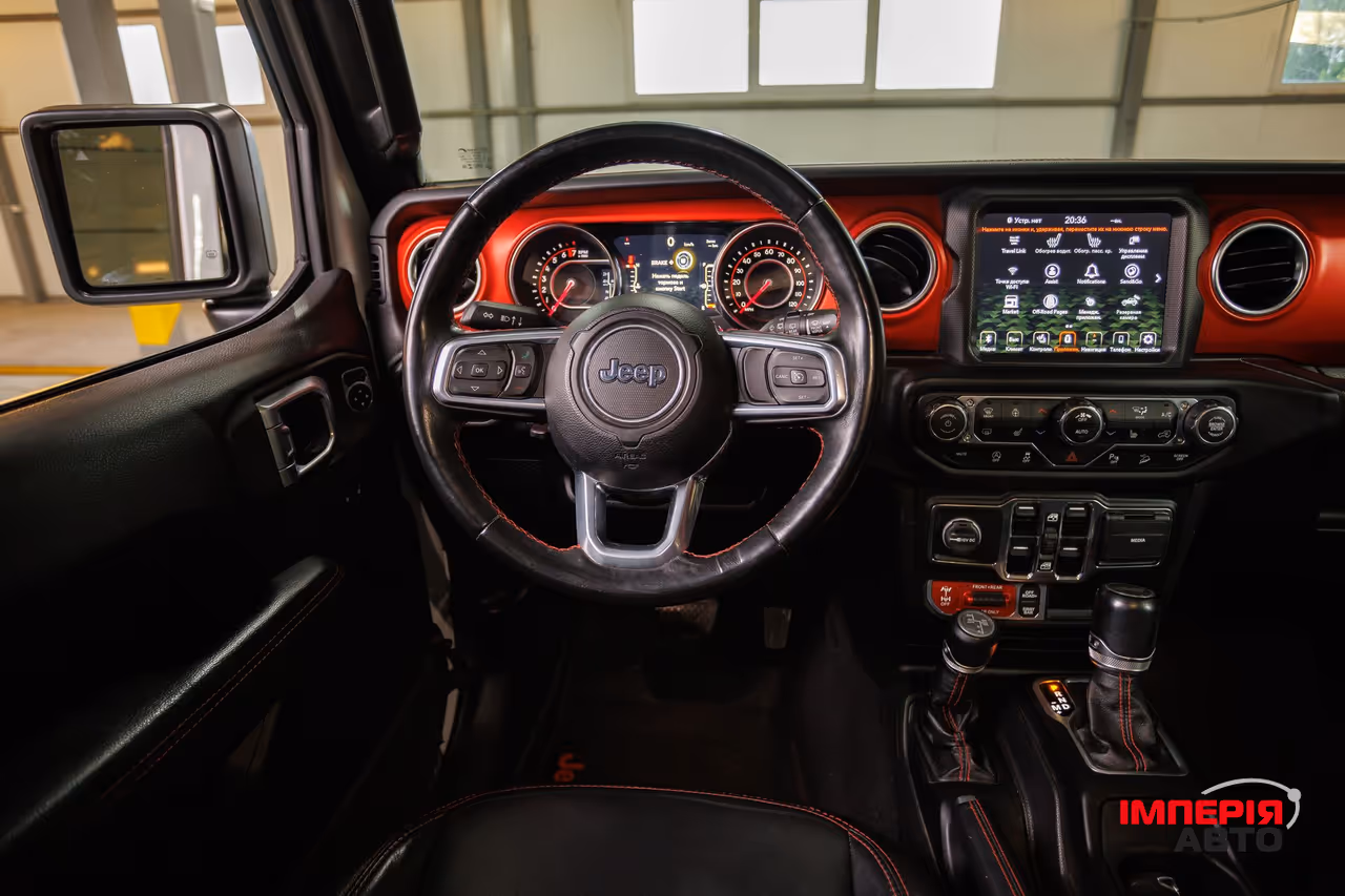 Jeep Wrangler - фото 14
