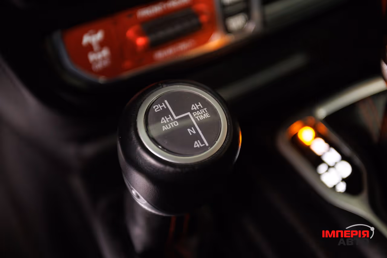 Jeep Wrangler - фото 17