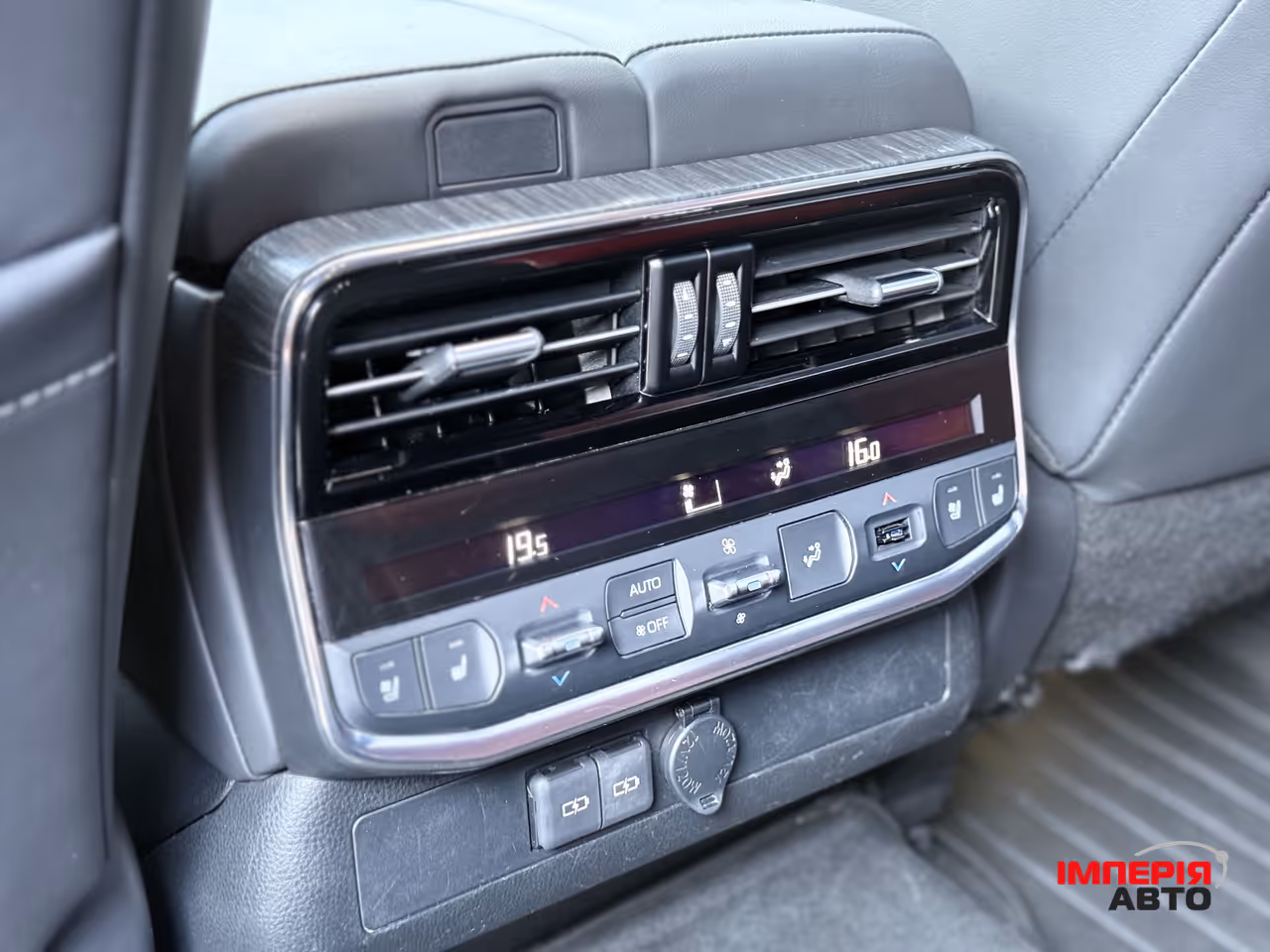 Toyota Land Cruiser - фото 10