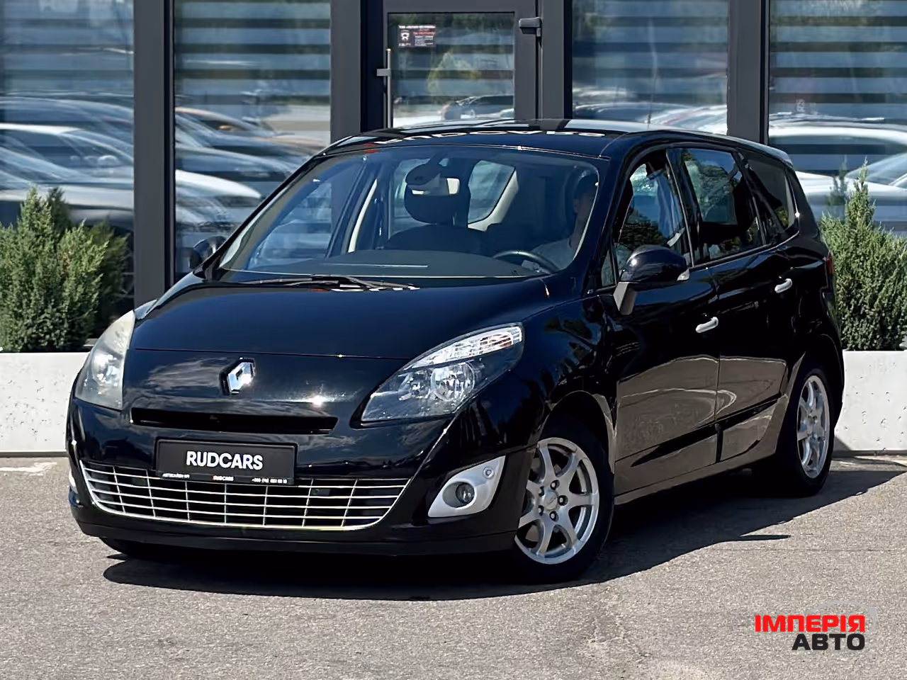 Renault Scenic - фото 1