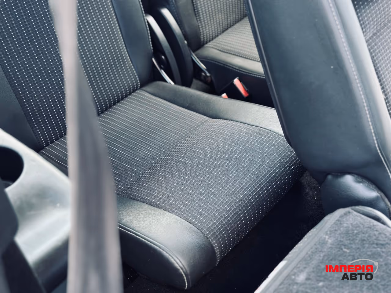 Renault Scenic - фото 12