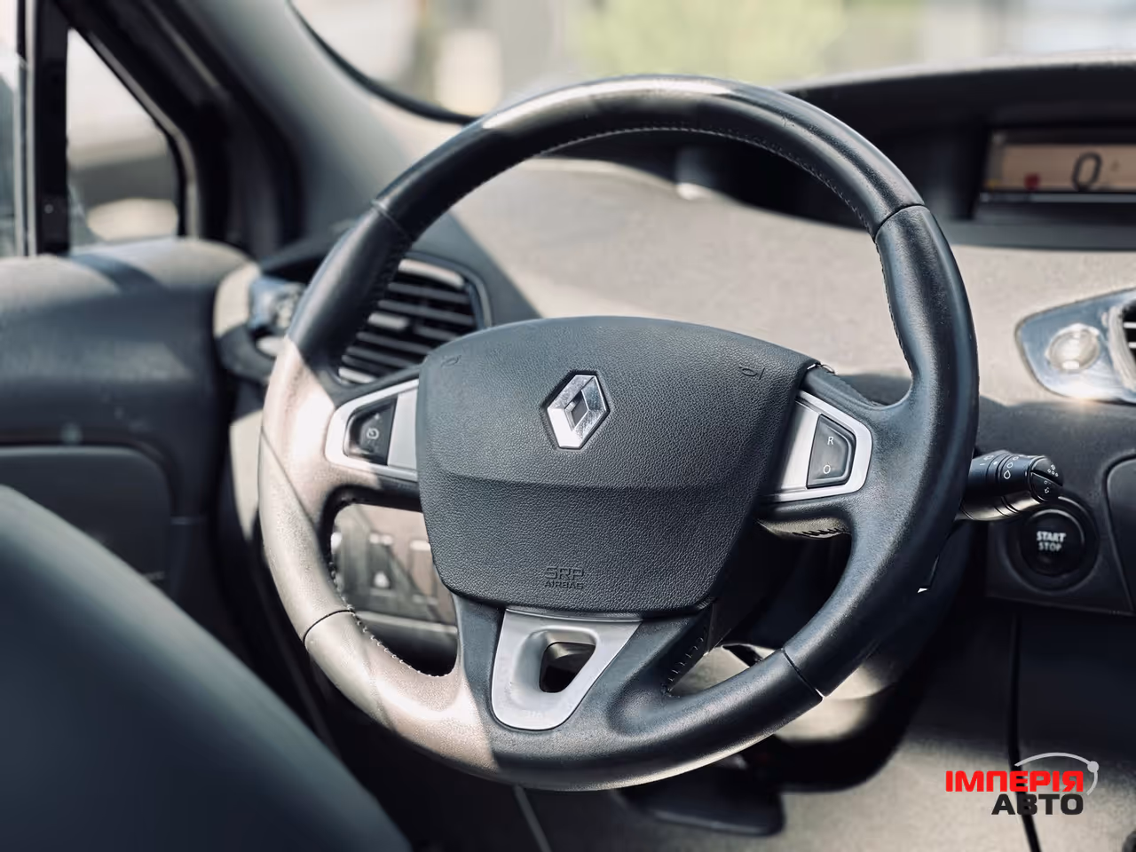 Renault Scenic - фото 26