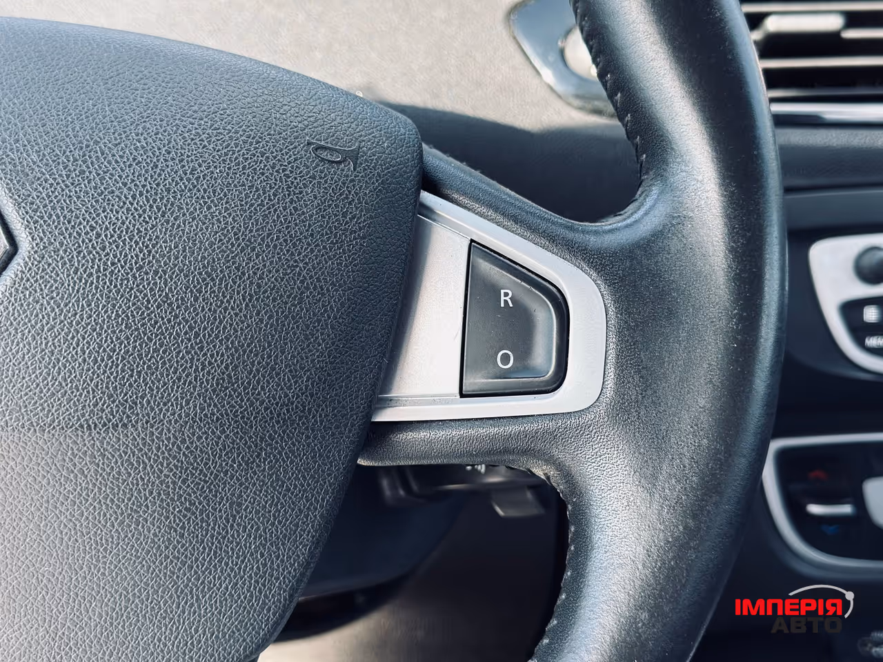 Renault Scenic - фото 38