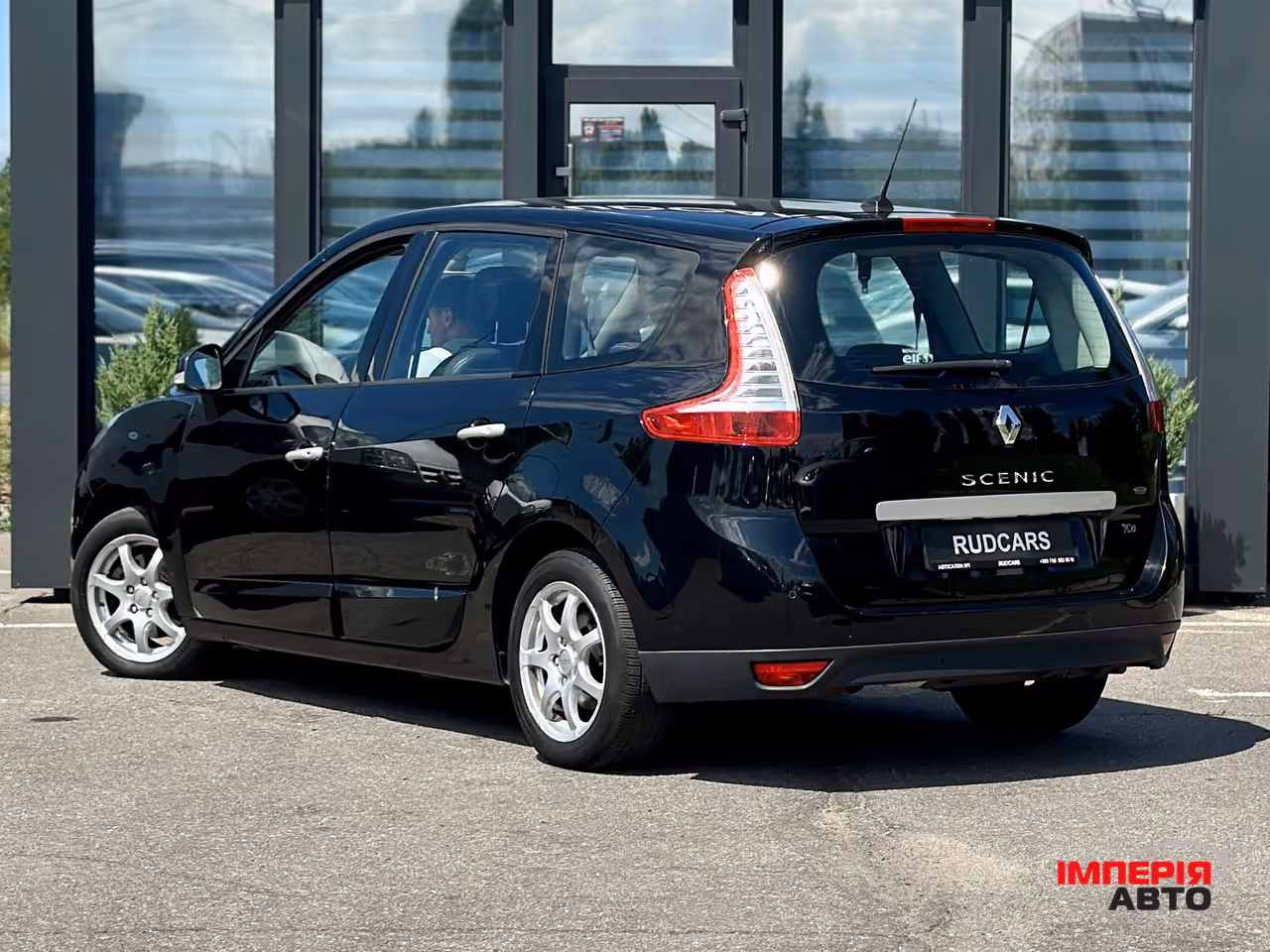 Renault Scenic - фото 4