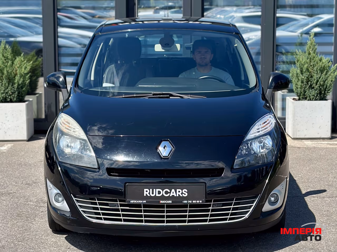 Renault Scenic - фото 2