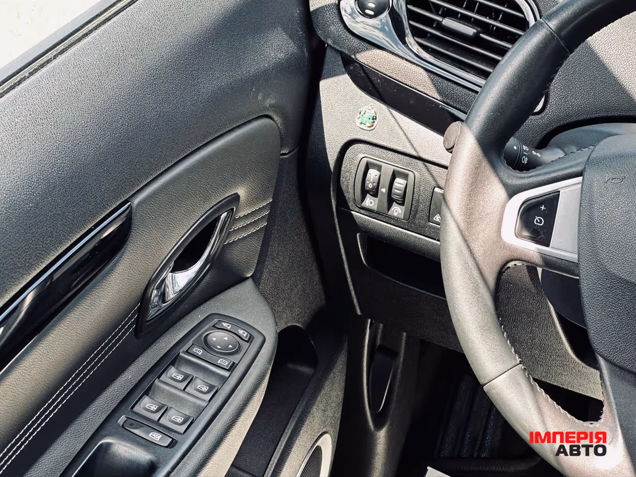 Renault Scenic - фото 28