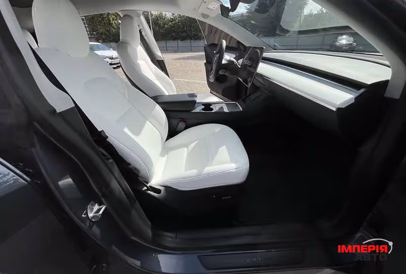 Tesla Model Y - фото 19