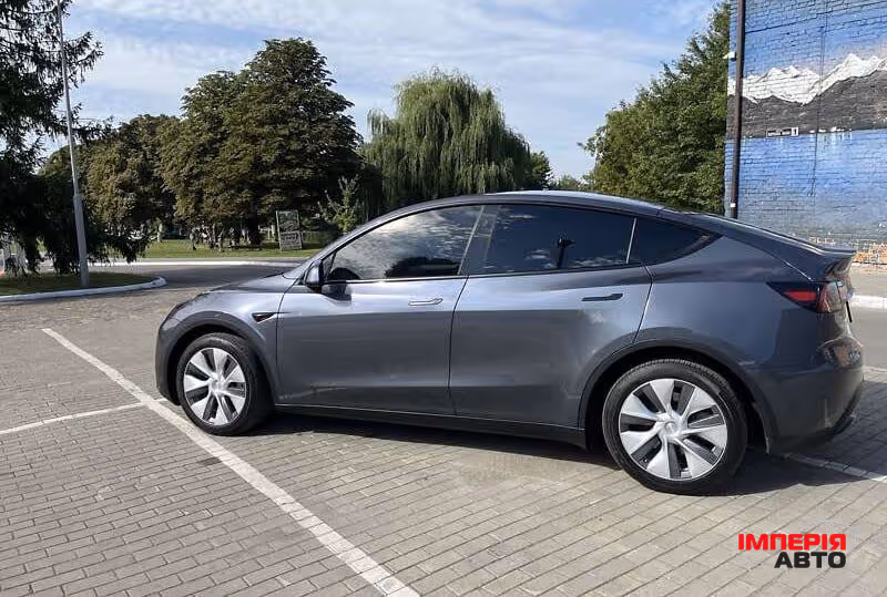 Tesla Model Y - фото 5