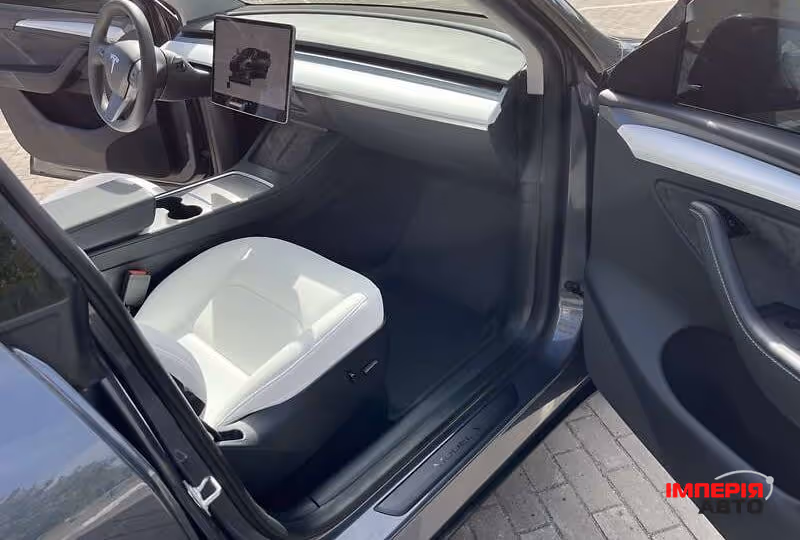 Tesla Model Y - фото 18