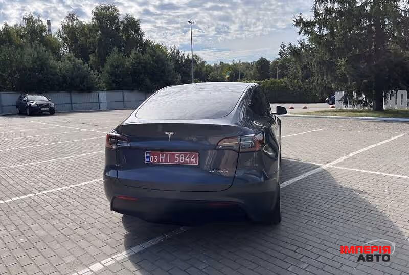 Tesla Model Y - фото 9