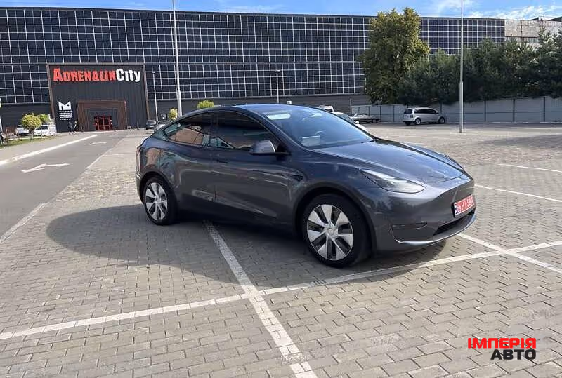 Tesla Model Y - фото 11
