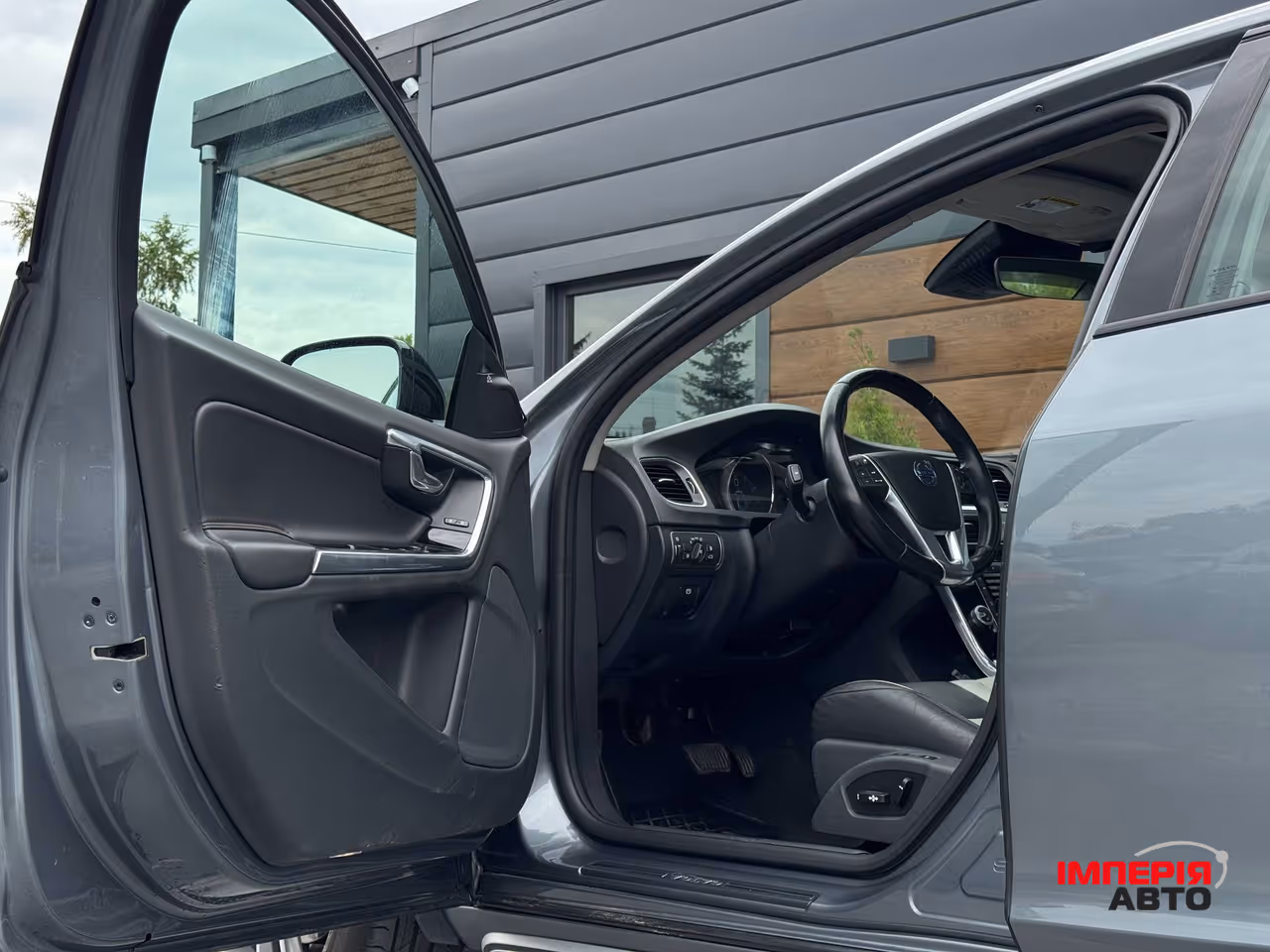 Volvo S60 Cross Country - фото 23