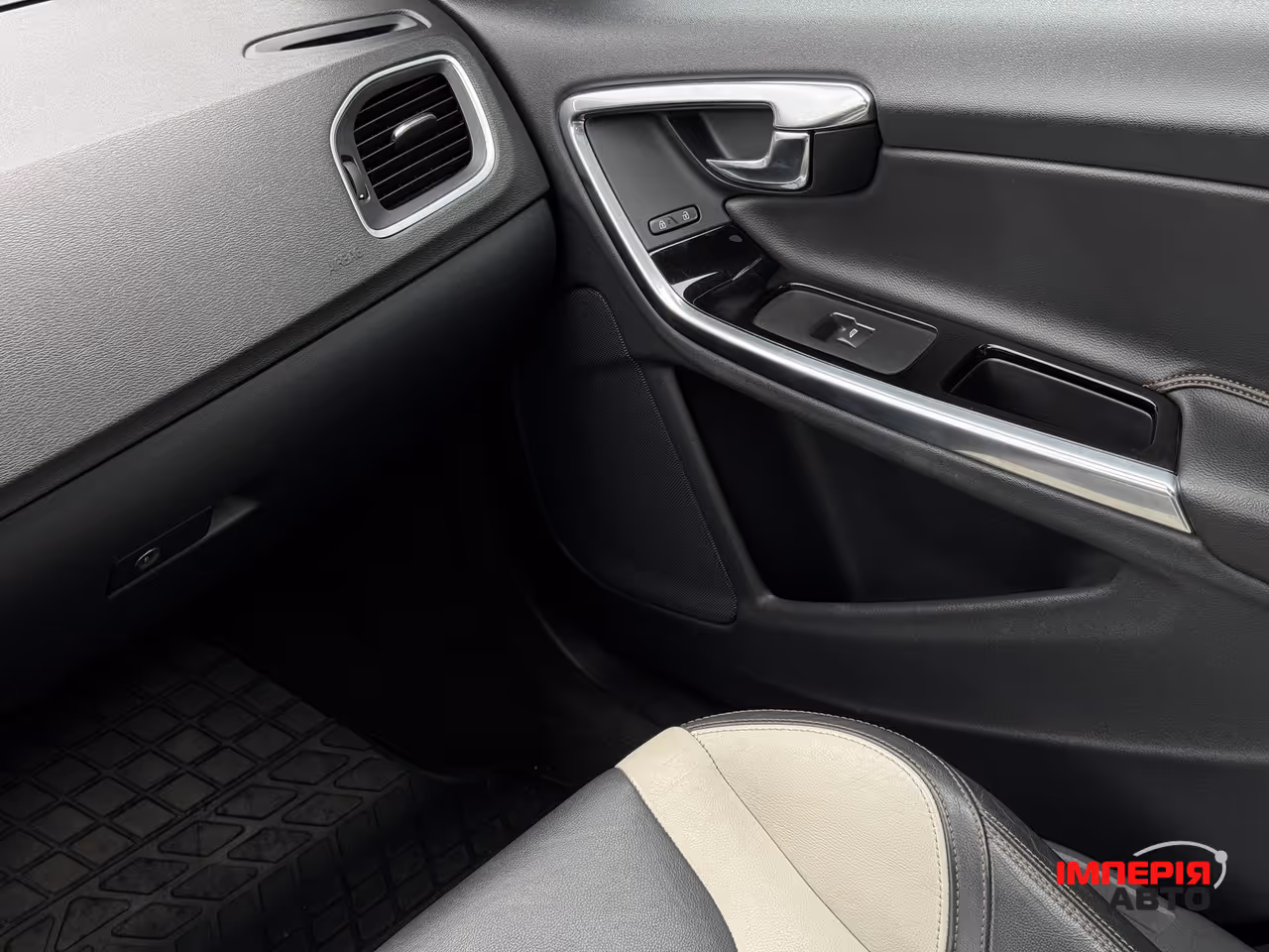 Volvo S60 Cross Country - фото 73