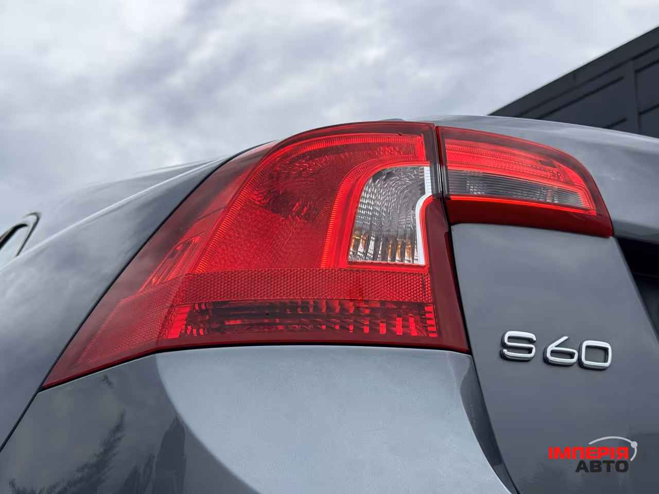 Volvo S60 Cross Country - фото 19