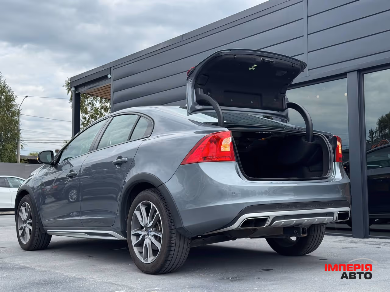 Volvo S60 Cross Country - фото 21