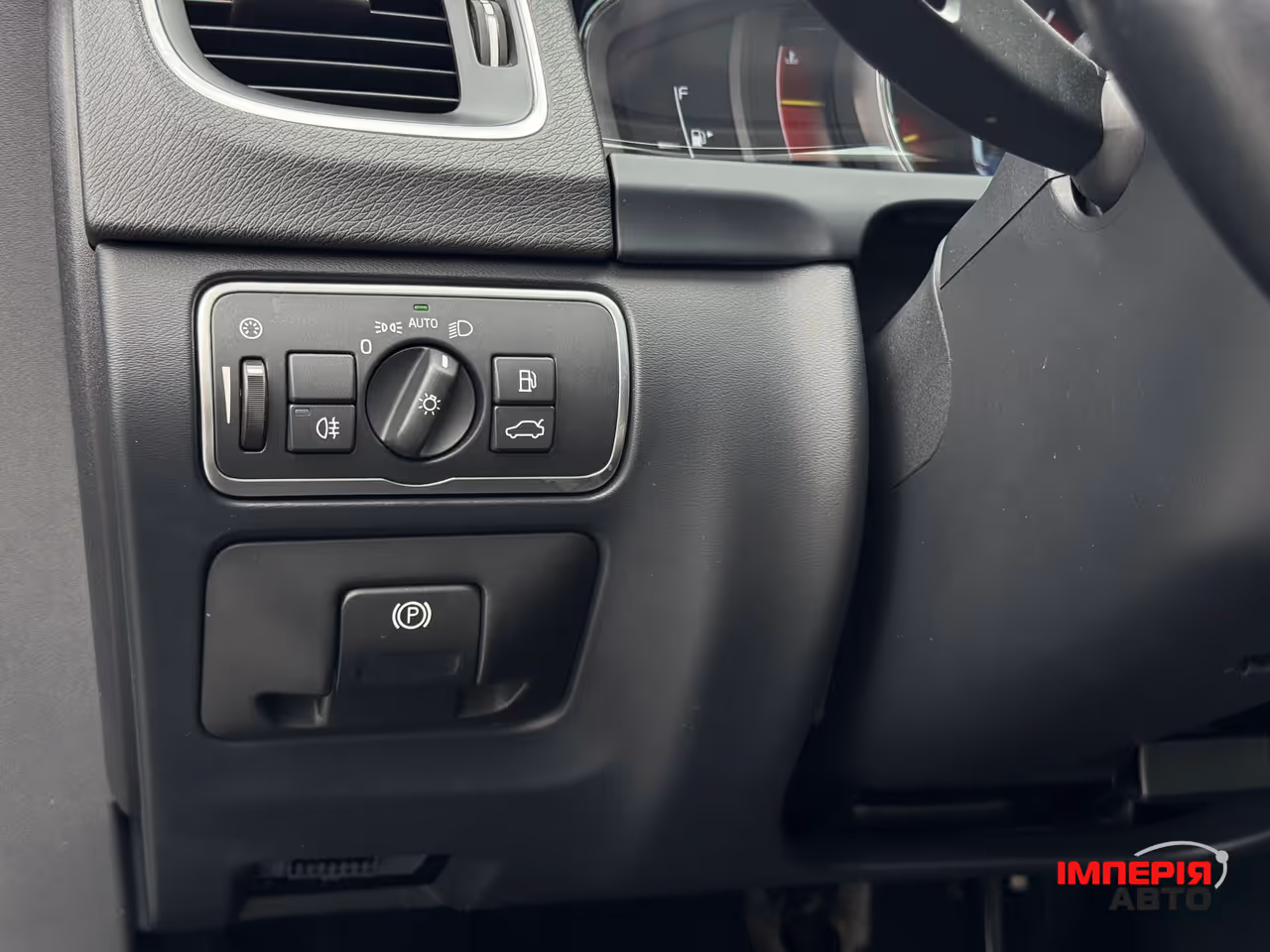 Volvo S60 Cross Country - фото 34