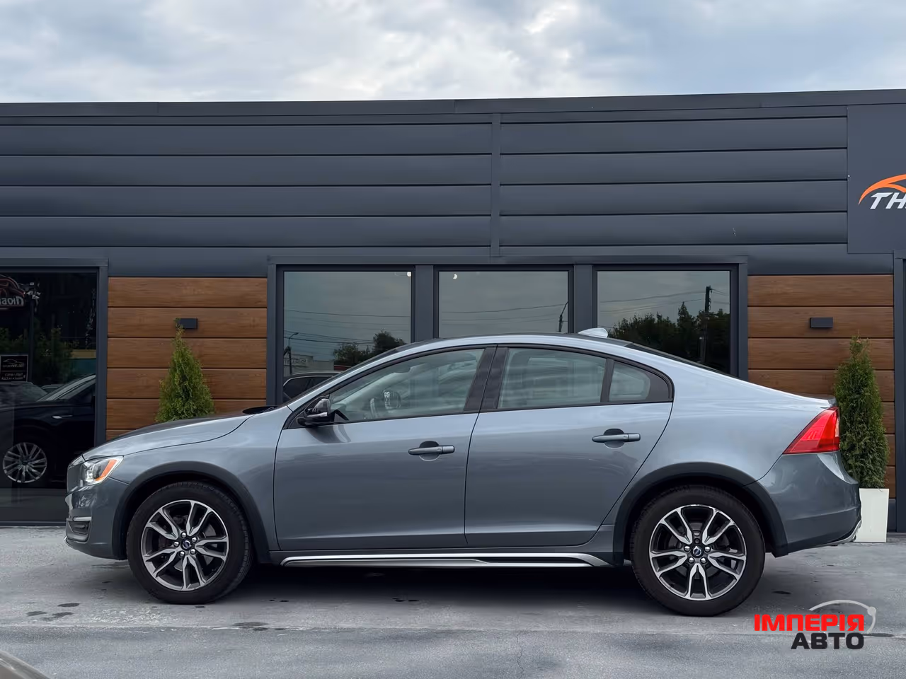 Volvo S60 Cross Country - фото 12
