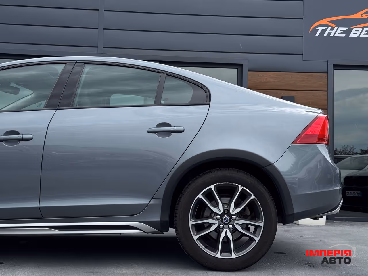Volvo S60 Cross Country - фото 14
