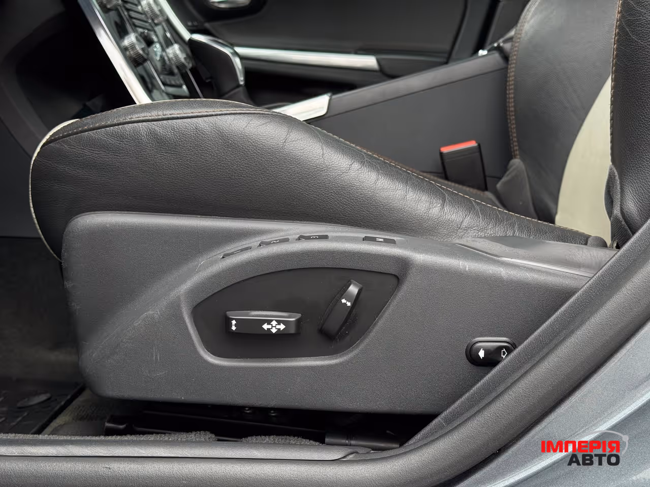 Volvo S60 Cross Country - фото 29
