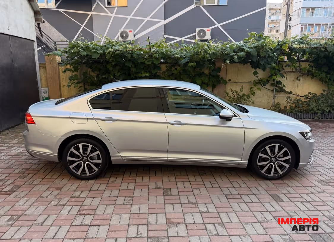 Volkswagen Passat - фото 6