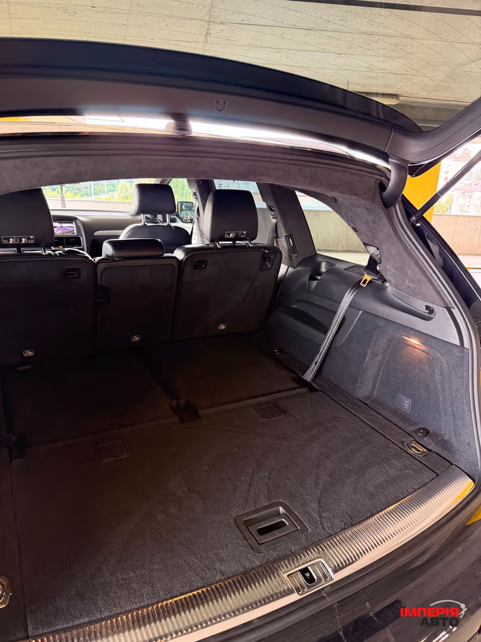 Audi Q7 - фото 17