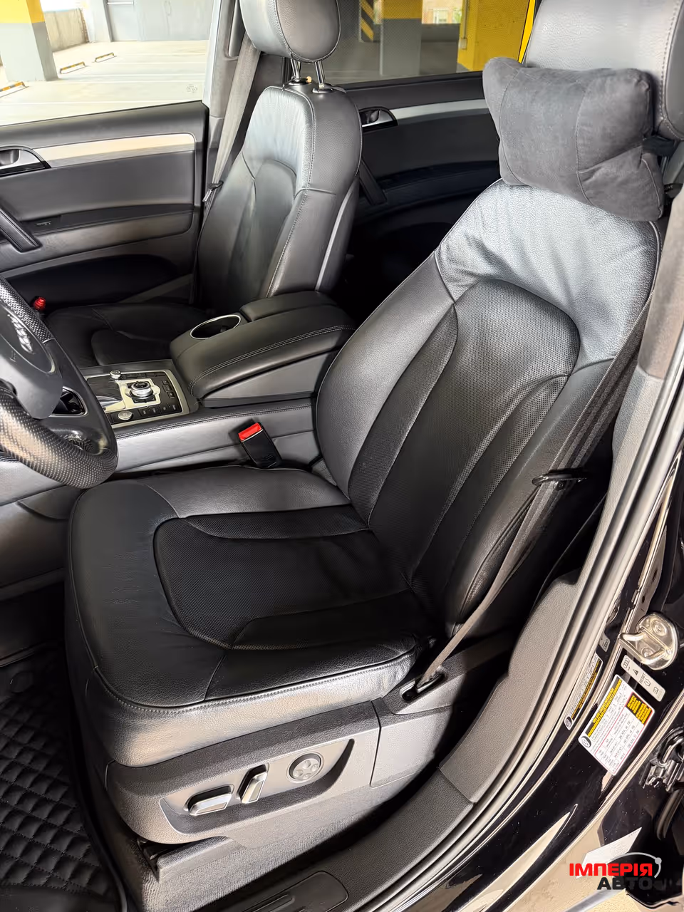 Audi Q7 - фото 8