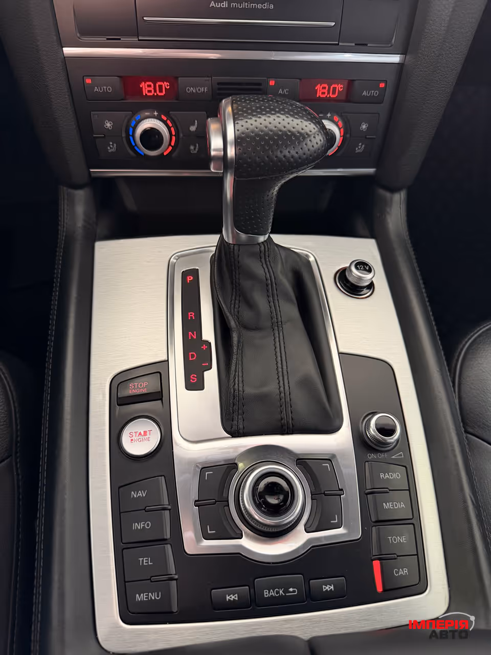 Audi Q7 - фото 32