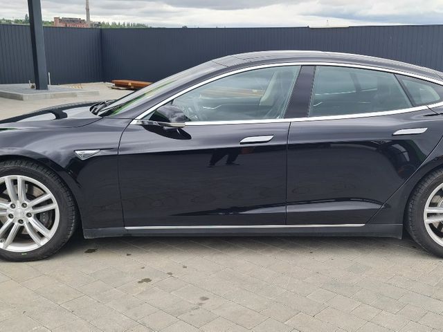 Tesla Model S - фото 5