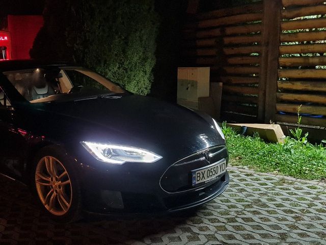 Tesla Model S - фото 2