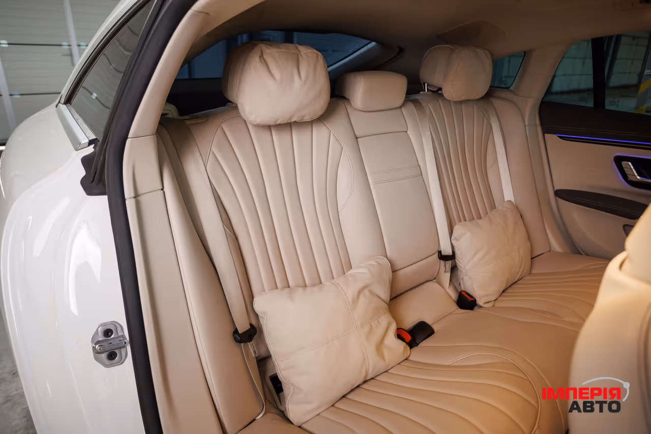 Mercedes-Benz EQS AMG - фото 30