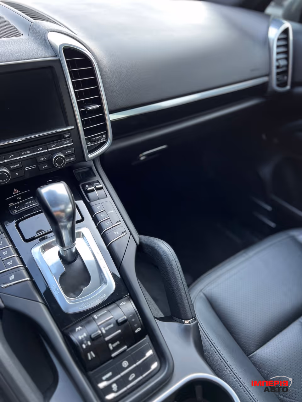 Porsche Cayenne - фото 15