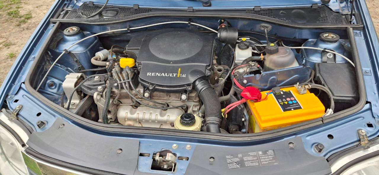 Renault Logan - фото 8