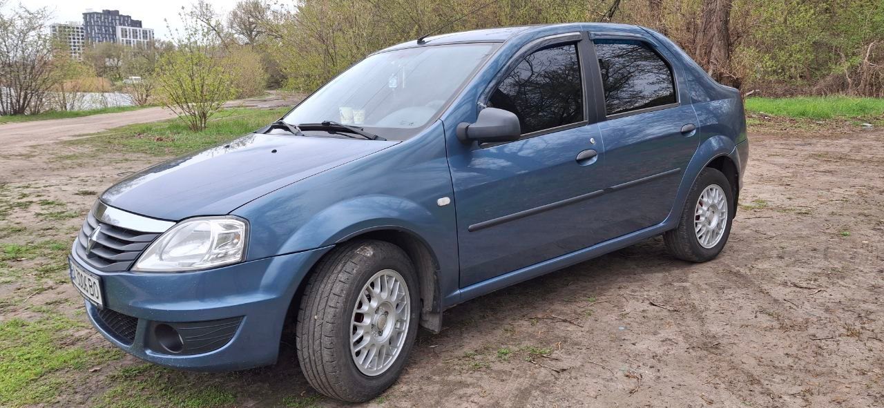 Renault Logan - фото 7