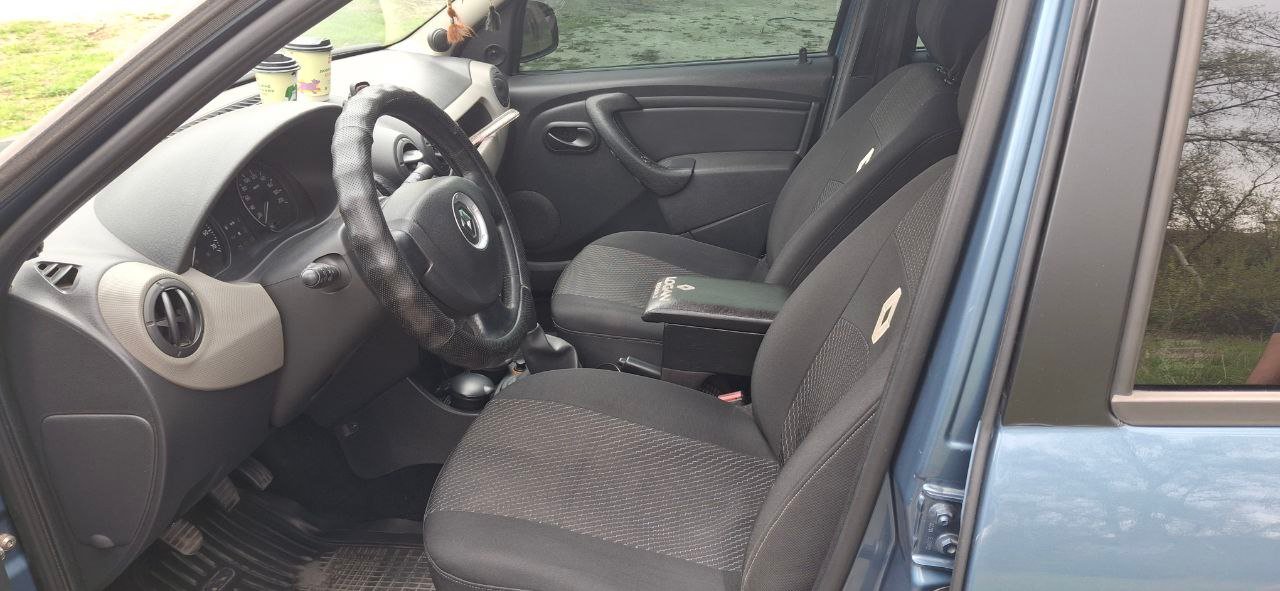 Renault Logan - фото 11