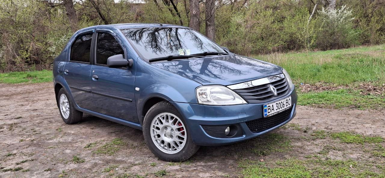Renault Logan - фото 3