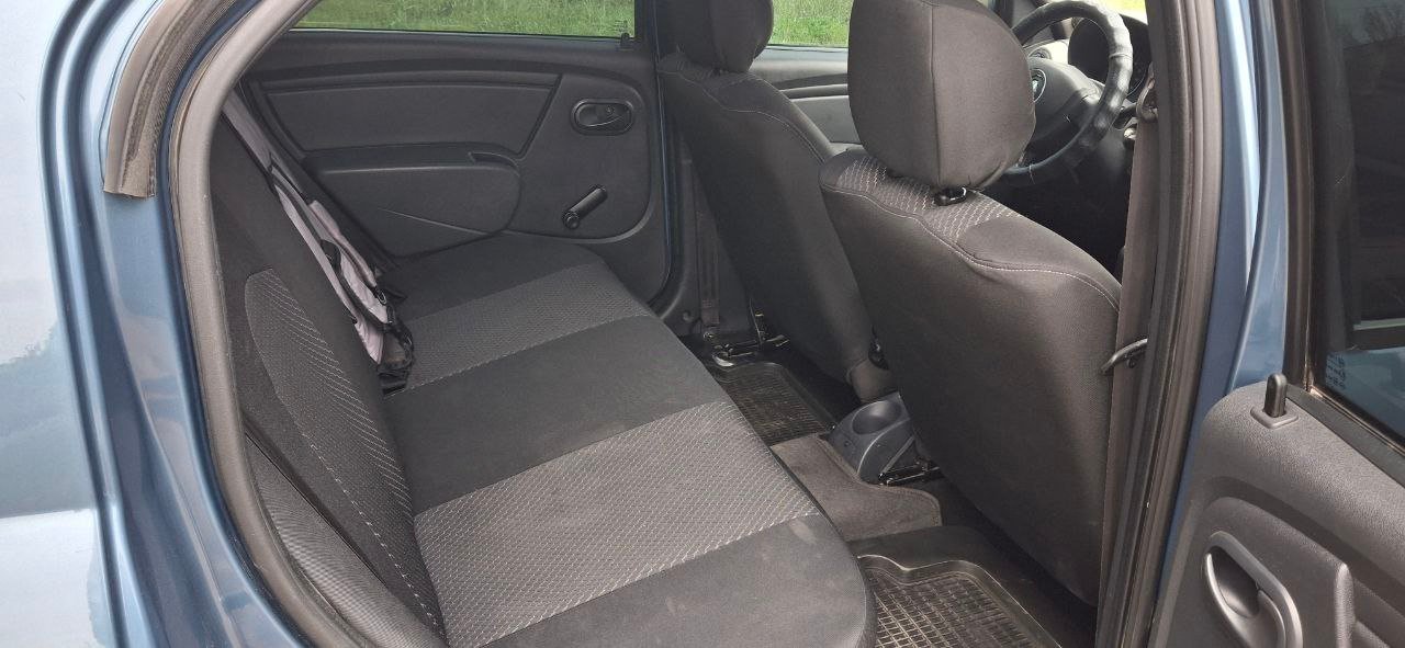 Renault Logan - фото 14