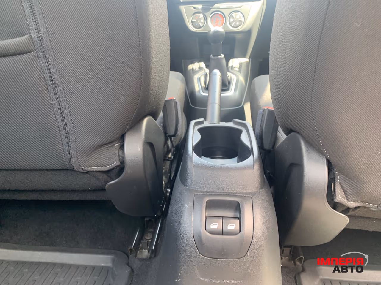 Peugeot 301 - фото 18