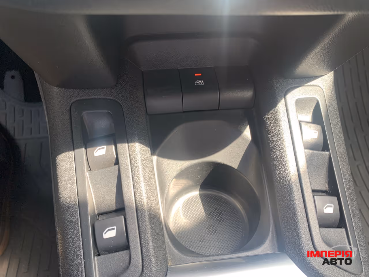 Peugeot 301 - фото 32