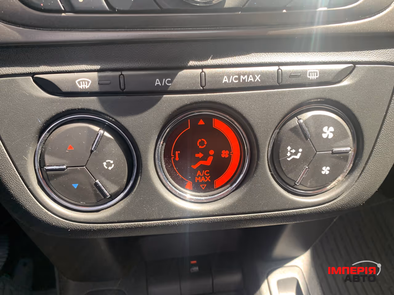 Peugeot 301 - фото 31