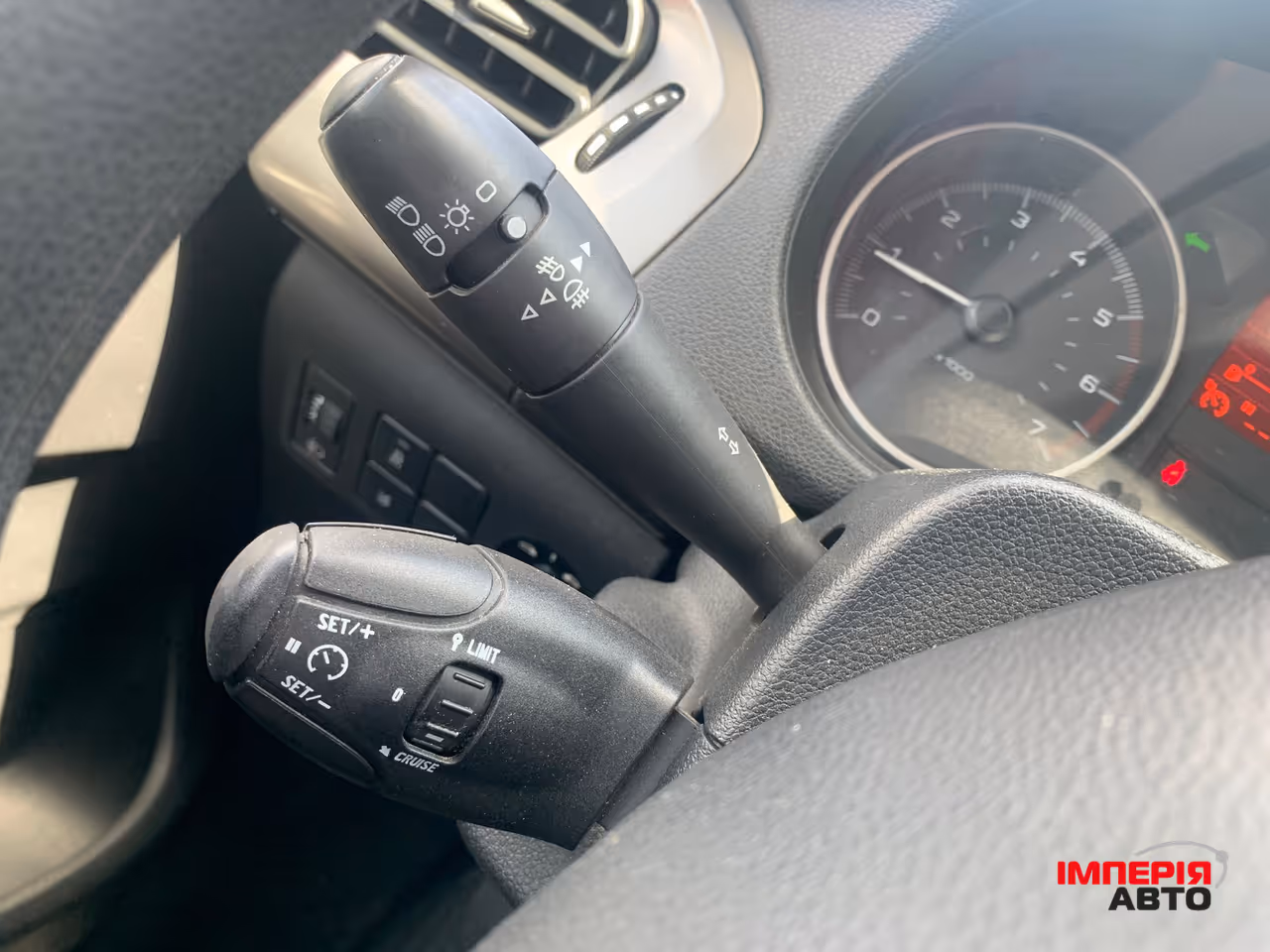 Peugeot 301 - фото 28