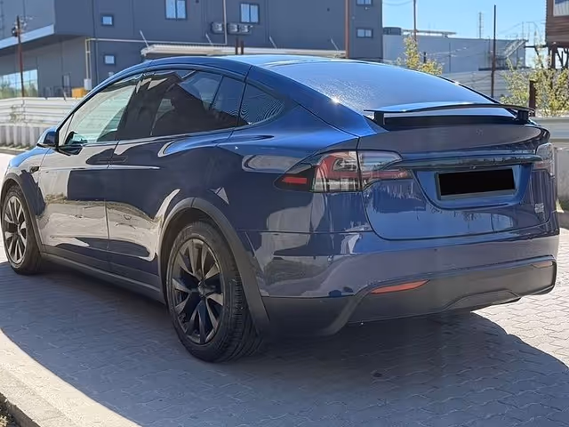 Tesla Model X - зображення 4