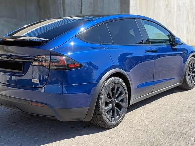Tesla Model X - зображення 2