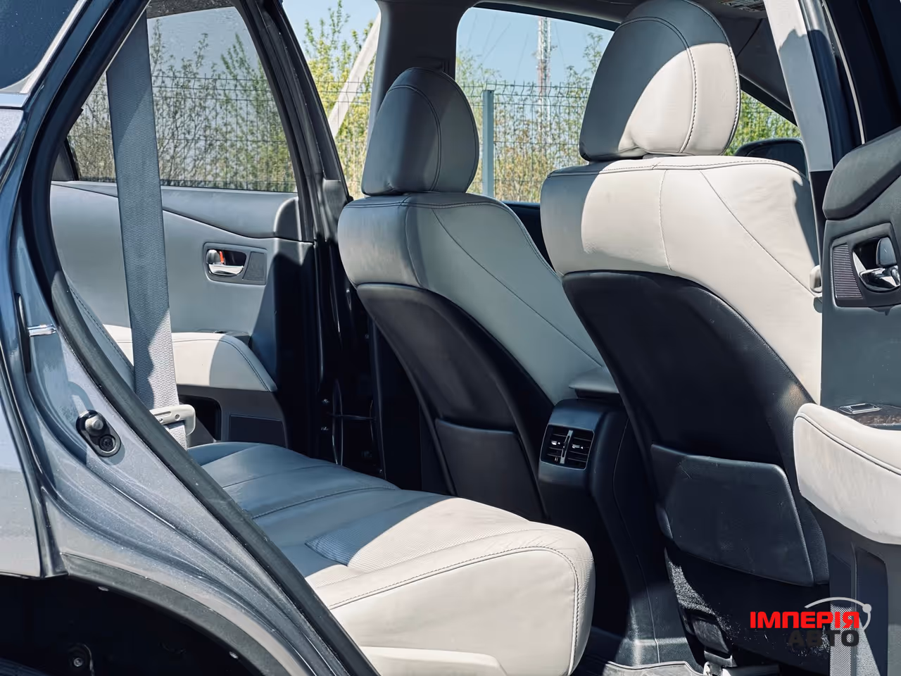 Lexus RX - фото 19